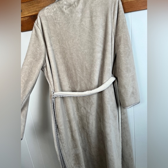 Koolaburra by Ugg wrap robe with collar & pockets, size small, super soft! - Picture 8 of 9